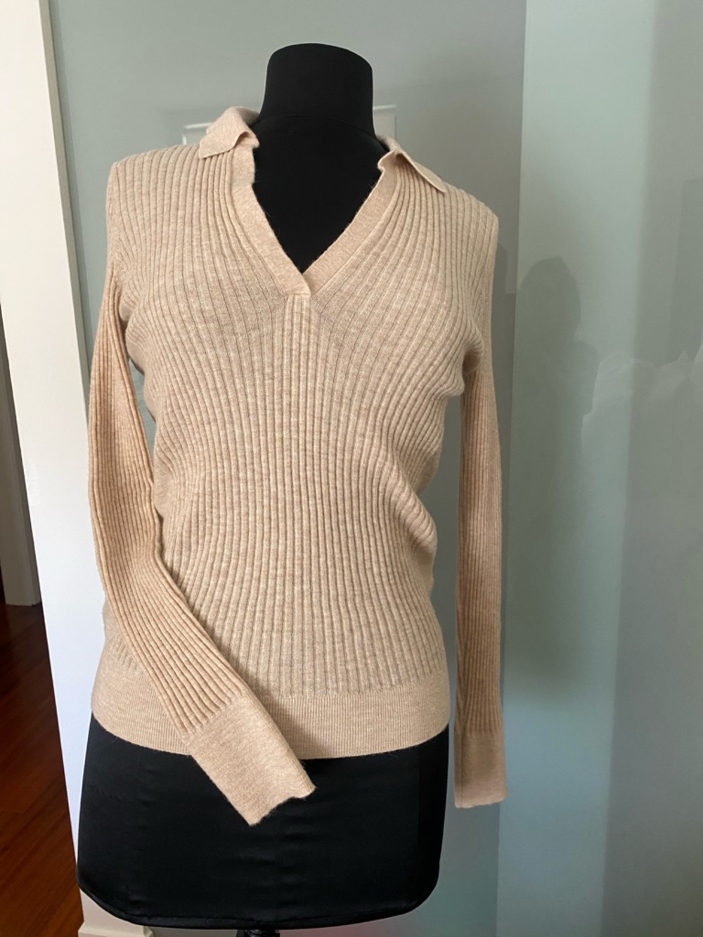 Reiss Cream Ribbed V-Neck Polo Sweater - Women